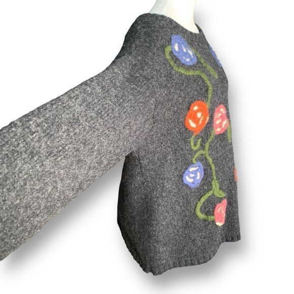Vintage Esprit Gray Wool Dark Floral Embroidered Crewneck Ribbed Knit Sweater - Picture 2 of 10